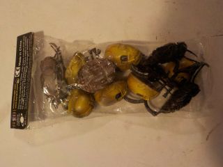 N Bag of DRD ' s Baby Draks Collector ' s Series Farscape 2000 Toy Vault Figures 2