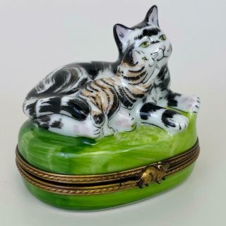 Limoges La Gloriette France Striped Cat Kitten Mom Baby Porcelain Trinket Box