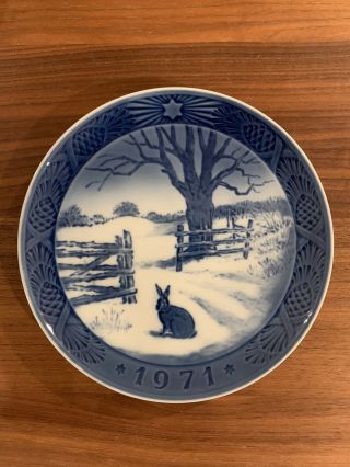 Vintage 1971 Royal Copenhagen Porcelain Christmas Plate " Hare In Winter "