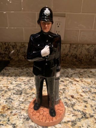 2001 Royal Doulton Classics Policeman Hn 4410 Porcelain Figurine 9” Rare