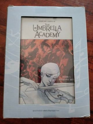 The Umbrella Academy Vol.  1 Apocalypse Suite Hardcover Book And Figure Set