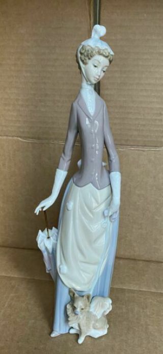 Lladro Lady With Pearl Umbrella - Discontinued
