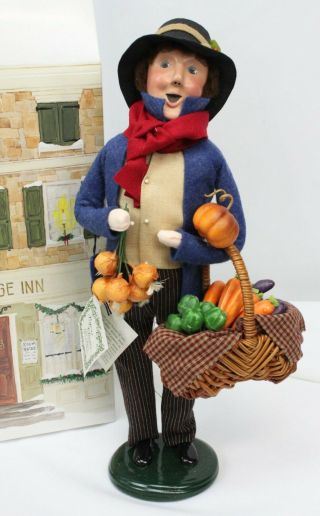 Byers Choice Carolers Cries Of London Man Vegetables Crier With Tag Box