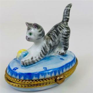 Limoges Rochard Cat Kitten Playing W/ Ball Peint Main Oval Porcelain Trinket Box