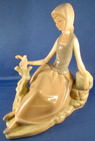 Lladro Sitting Shepherdess With Dove Figurine 4660 (6.  5 In. ) Spain
