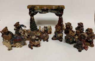 14 Piece Boyds Bears Nativity Set