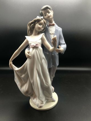 1995 Lladro Figurine 7642 Now & Forever - Young Love