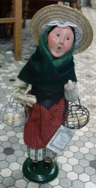 Byers Choice Carolers Doll - 2005 Cries Of London Woman Eggs