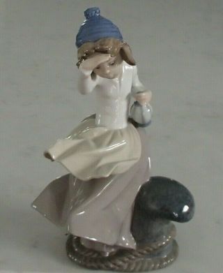 Nao By Lladro 0315 " Girl By The Sea " Windswept Girl With Lantern - Mwob,  Rv$225