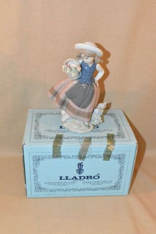 Lladro Girl With Basket Of Flowers 5221 Sweet Scent Figurine W/ Orig Box