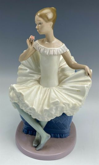 Nao By Lladro Spain Tribute To A Ballerina 378 Painted Porcelain Figurine Sbl