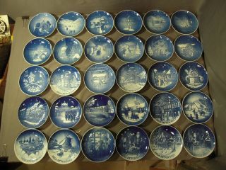 Set Of (30) B G Bing & Grondahl Christmas Collector Plates 1971 - 2000