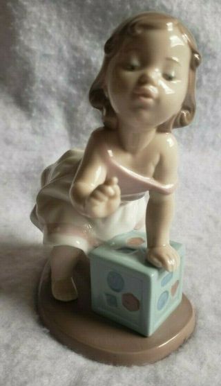 Lladro " My First Step " Baby Girl On A Block Figurine 6428