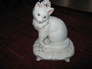 Lenox Pampered Pricncess Porcelain Cat Figurine -