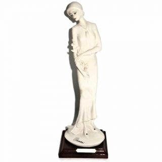 Giuseppe Armani Porcelain Figurine 413 Lady With Flowers