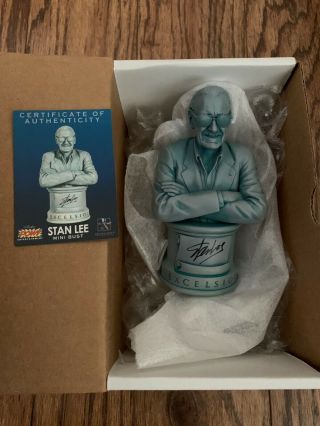 Gentle Giant Stan Lee Mini - Bust Signed 93/200 Marvel Statue 2011 Comic Con