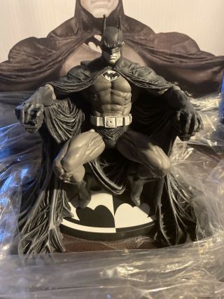 Dc Collectibles Batman Black And White Statue By Marc Silvestri Harley Quinn