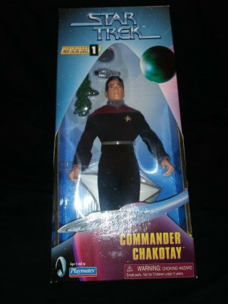 Star Trek Voyager Commander Chakotay 9 " Figure Near