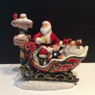 Royal Doulton Santa’s Journey Figurine M267 R2421