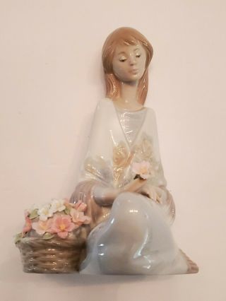 Lladro Figurine " Flower Song " Gloss Finish 7607 - Retired 1988,  By Juan Huerta