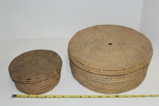 Set Of 2 Vintage Sweet Grass Sweetgrass Hand Woven Round Baskets W/lids & Design
