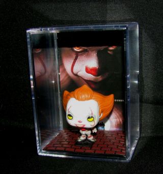 It Pennywise The Clown Collectible (inspired By Display).