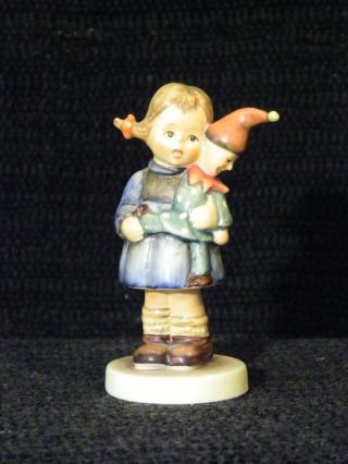 Hummel Figurine 536 3/0 " Christmas Surprise " Tmk 7
