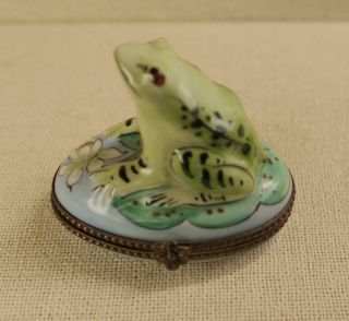 Vtg Decora Main Limoges France Porcelain Frog On Lily Pad Trinket Box
