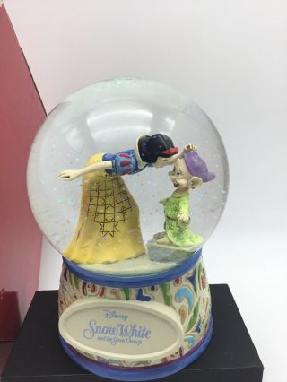 Jim Shore Disney Traditions Snow White And Dopey Sweetest Farewell Snow Globe 2