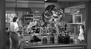 1957’s Monster That Challenged The World Mom & Daughter Freakout B/w 8x10 Scene