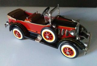 1999 Hallmark Kiddie Car Classics 1935 American Tanem Luxury Limited Edition