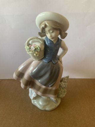 Lladro - Girl With Basket Of Flowers - " Sweet Scent " 5221