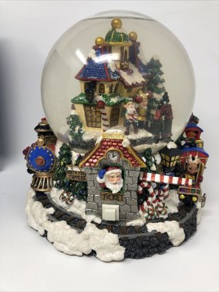 Large Christopher Radko " Santa Claus Is Coming To Town " Snow Globe Plays Music