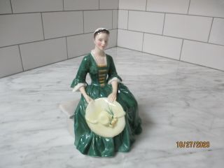 Vintage Royal Doulton Figurine Lady From Williamsburg Dated 1959 England