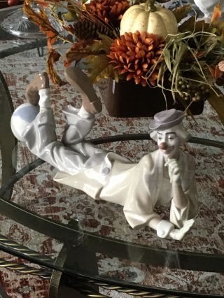 Lladro 4618 Laying Down Clown With Ball - Glazed - Repaired Wrist