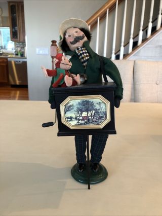 Byers Choice Carolers Christmas Figure 2000 Organ Grinder With Monkey