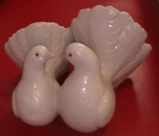 Vintage Lladro 1169 Kissing White Doves Figurine Lovebirds Wedding Anniversary