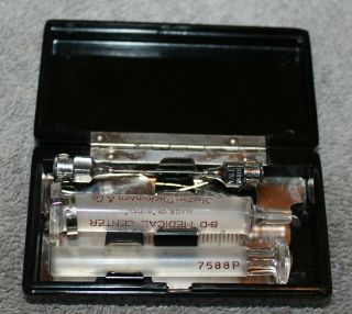 Vintage Becton Dickinson & Co.  Pyrex Medical Glass Syringe W/case