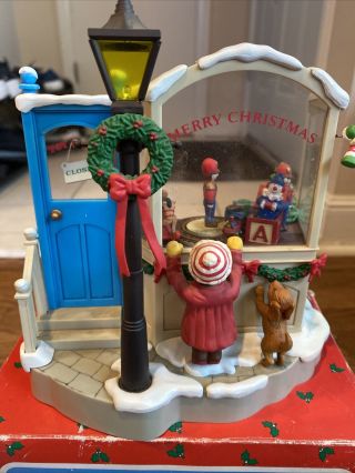 House Of Lloyd Toy Shop Musical Christmas Around The World Lighted Animated 1990