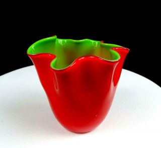 Gorgeous Designs China Cased Glass Red And Green Ruffled 5 " Vase