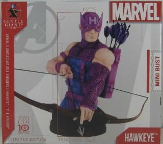 Gentle Giant Hawkeye Mini Bust 360/950 Marvel Avengers