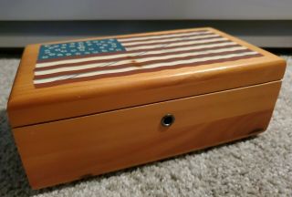 Lane Cedar Chests Mini Oak? Chest With Its Key Usa Flag Design Pre Owned Rare