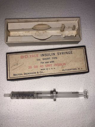 B - D Yale 1 Cc.  1940 Glass Insulin Syringe Model 1yi - 40 Box And Papers