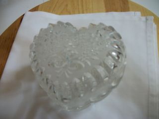 GLASS HEART SHAPED COVERED TRINKET DISH WITH LID JEWELRY DISH HEARTS DESIGN 3