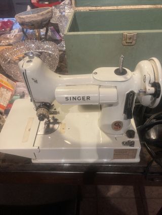 Vintage Singer 221 K Featherweight Portable Sewing Machine With Accesories