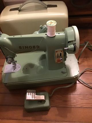 Vintage Green Singer 185k Sewing Machine In Case & Foot Pedal (scotland)