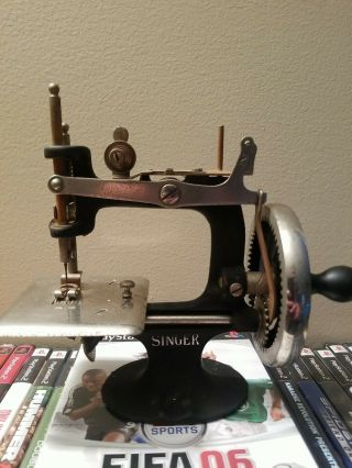 Vintage Child’s Singer Sewing Machine Hand Crank