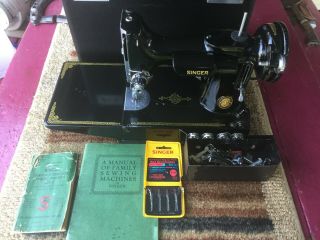 Vintage Singer 221 Featherweight Sewing Machine In Case Extra 