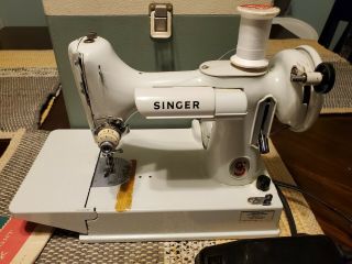 Vintage Singer Portable Sewing Machine Model 221K Featherweight 1960 ' s White 2