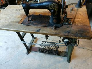 Singer Manfg Co.  16 - 41 Heavy Industrial Leather Sewing Machine